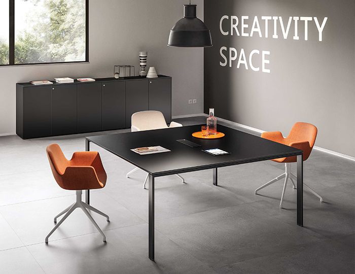 FUNNY U MEETING TABLE